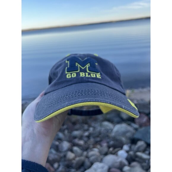 Vintage 90s Top of the World Michigan Wolverines embroidered 3D blue adjustable - Picture 9 of 13